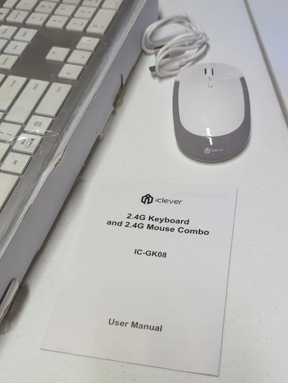 iClever White Wireless USB Keyboard and Mouse Combo — (95)